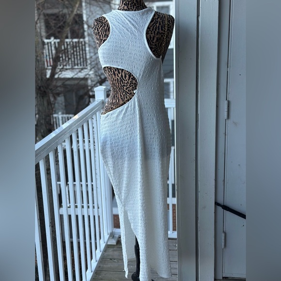 White Cut-Out Maxi Dress - Picture 4 of 9